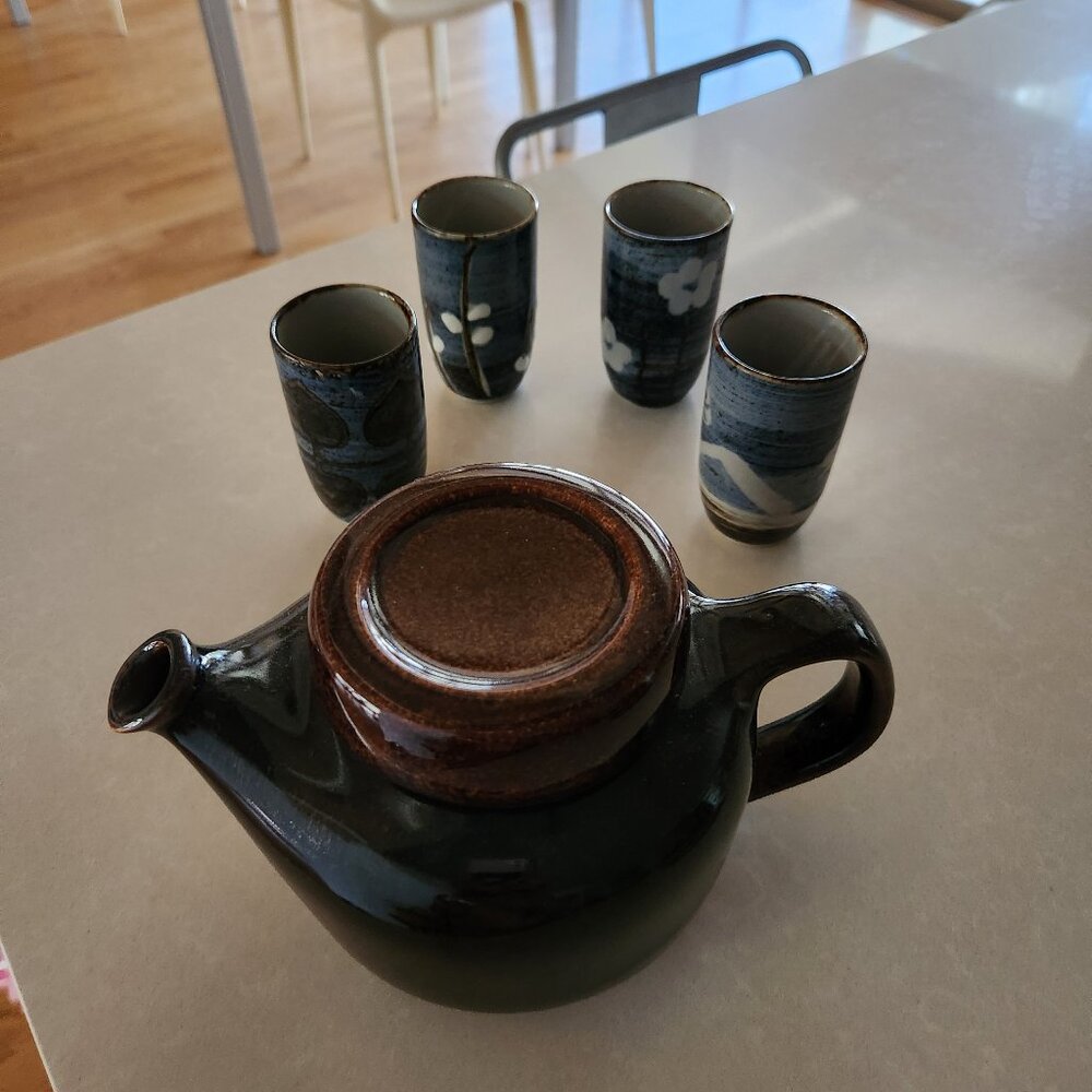 Vintage medium tea pot VERY UNIQUE from ancestral collection